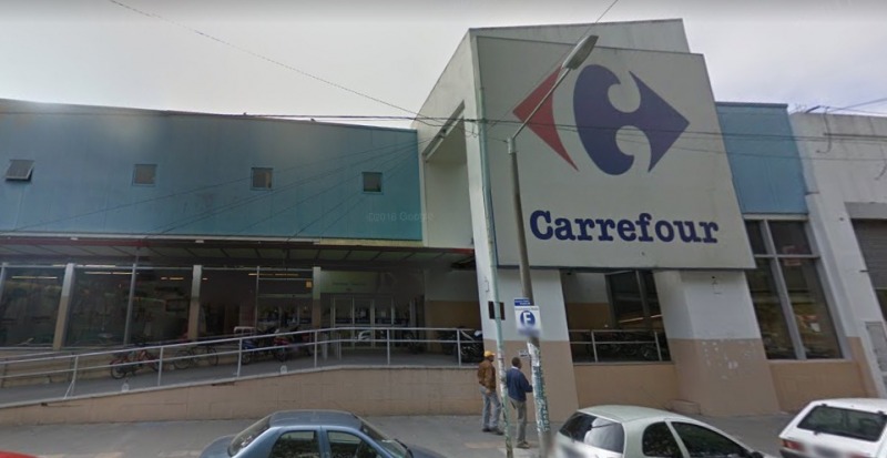 Hundido en una crisis, peligra el futuro de Carrefour